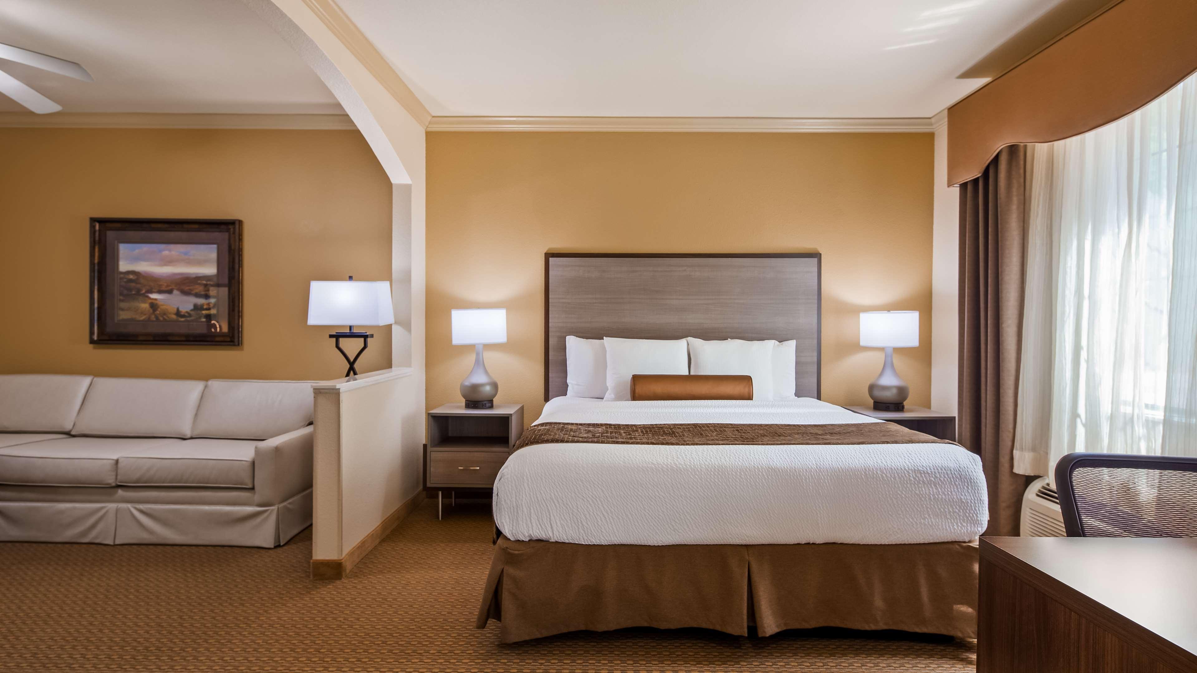 Best Western Plus Crown Colony Inn & Suites Lufkin Eksteriør billede