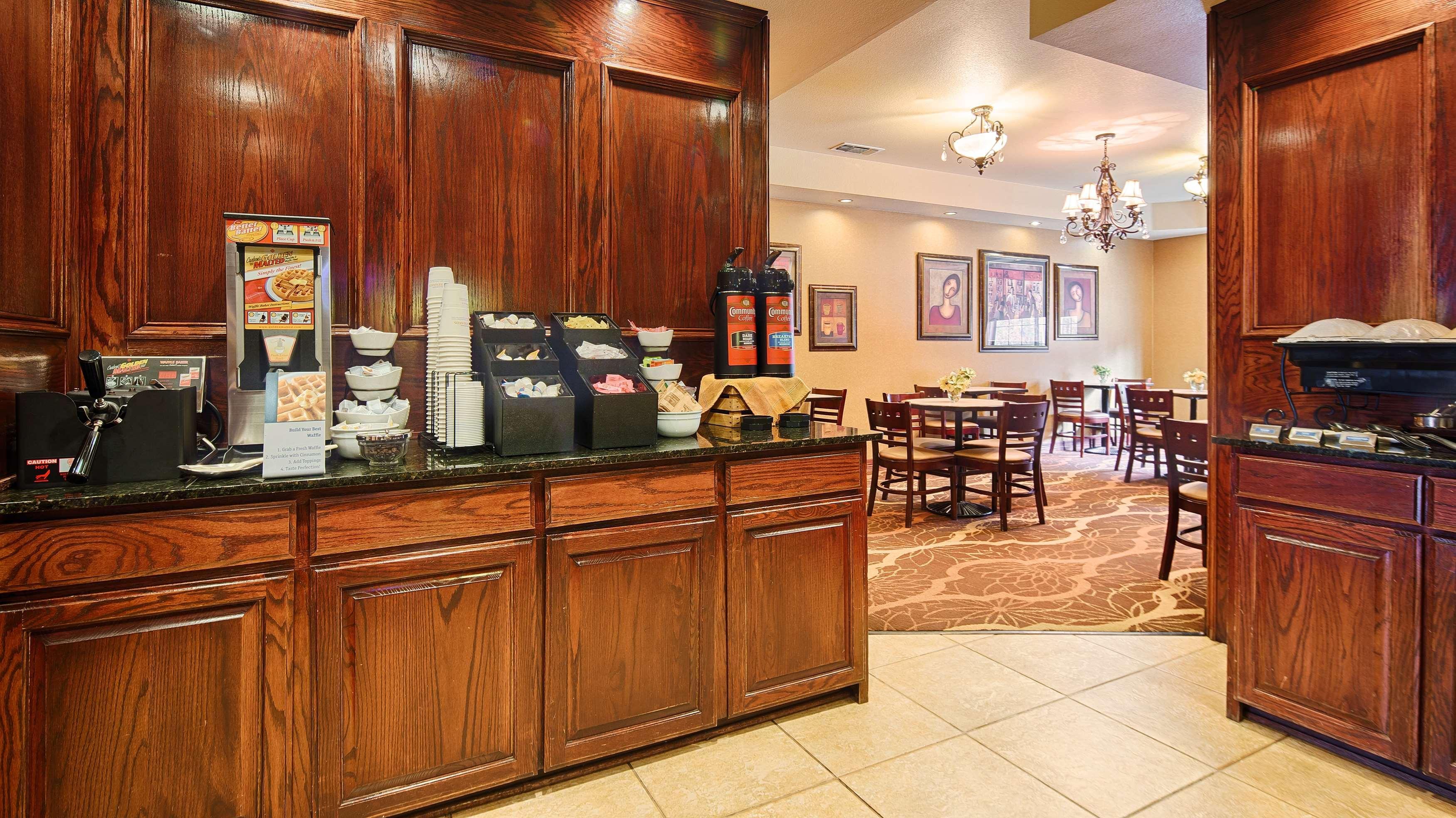 Best Western Plus Crown Colony Inn & Suites Lufkin Eksteriør billede
