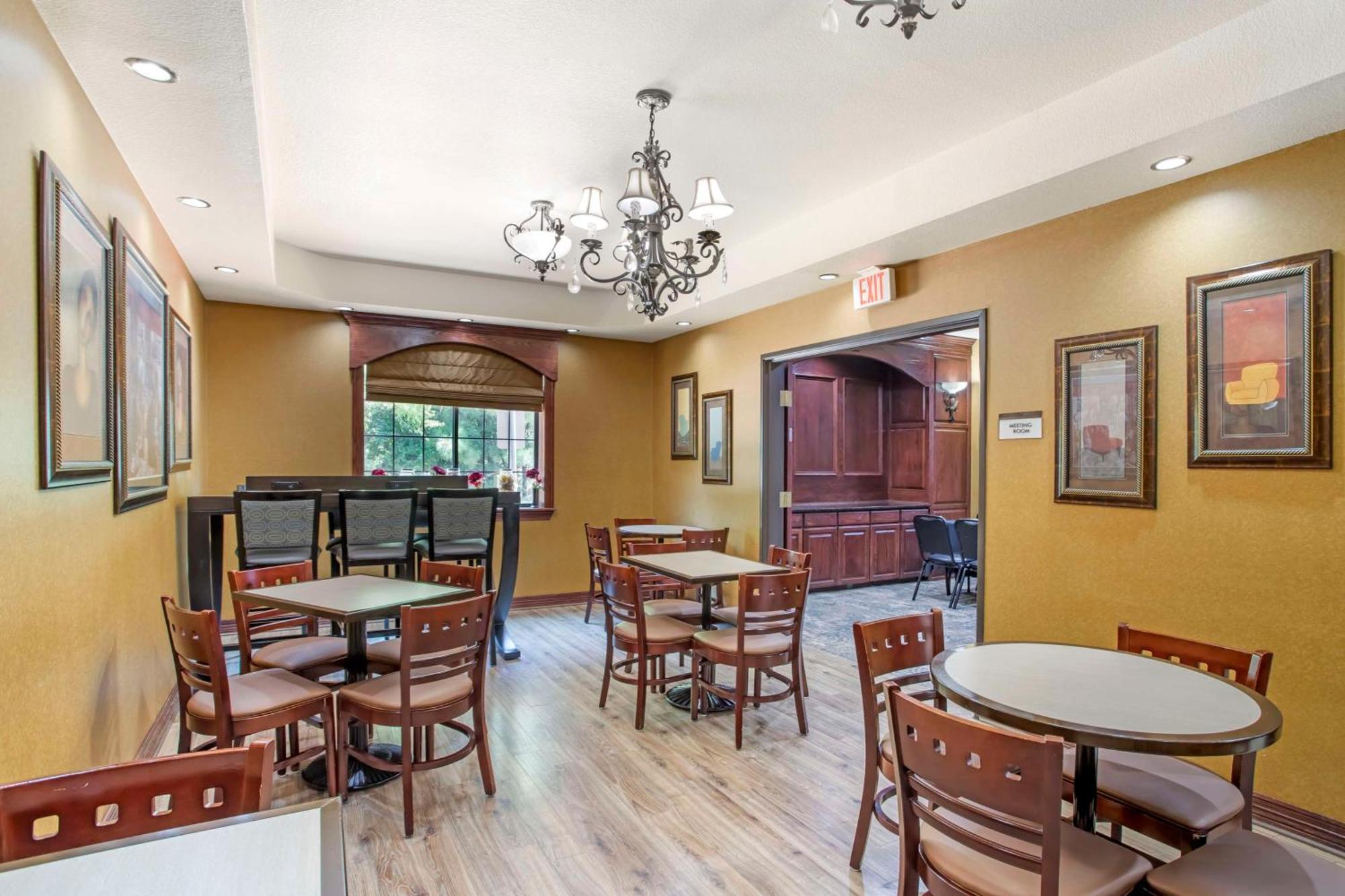 Best Western Plus Crown Colony Inn & Suites Lufkin Eksteriør billede