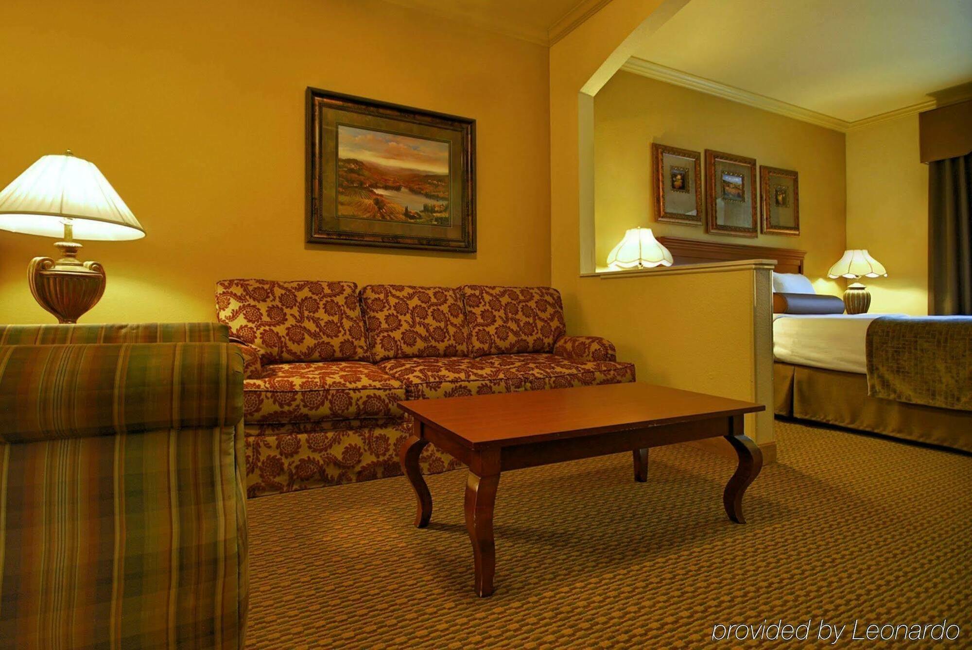 Best Western Plus Crown Colony Inn & Suites Lufkin Eksteriør billede